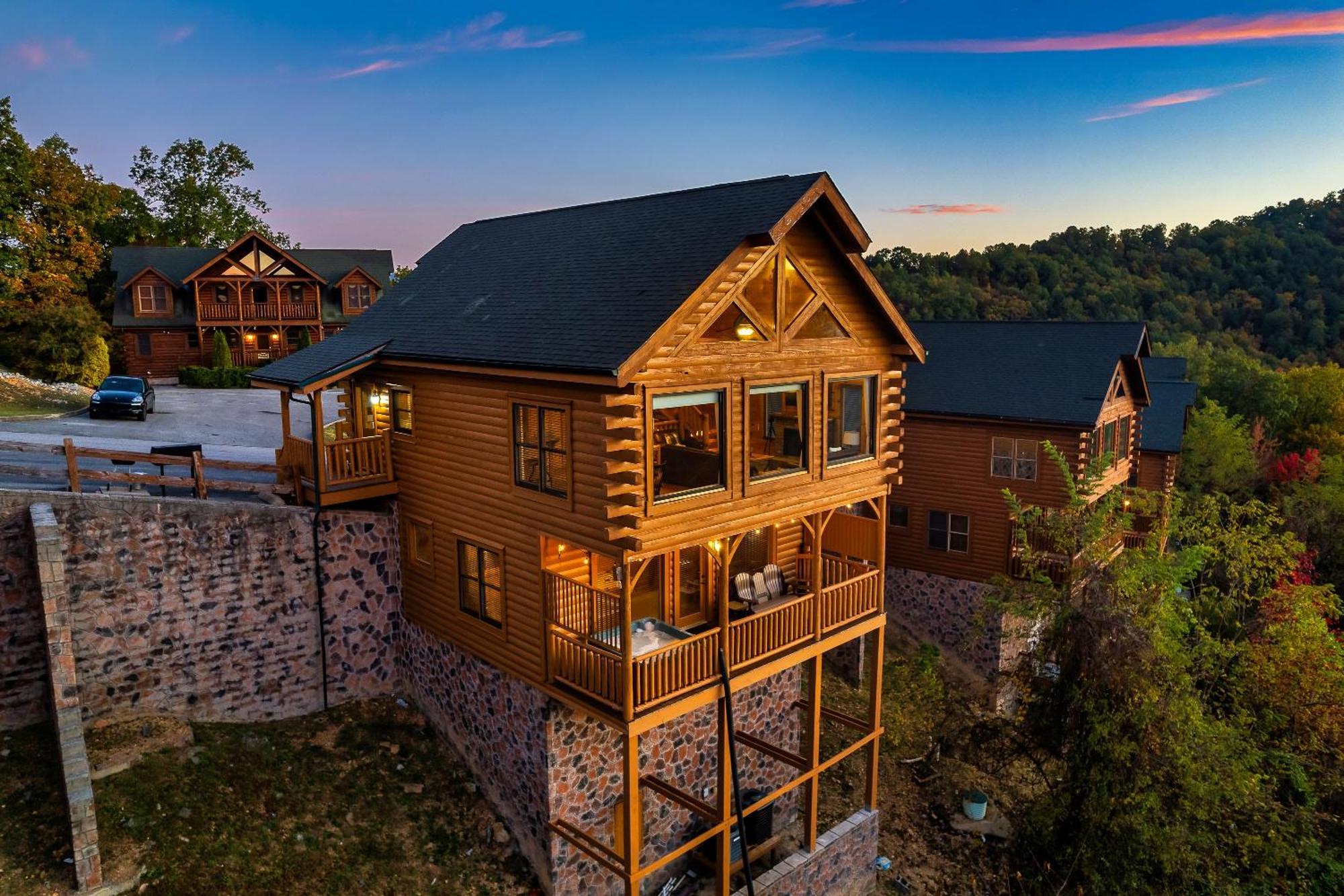 Epic Mountain Views, Hot Tub, Game Room, Sleeps 10 Sevierville Exterior foto